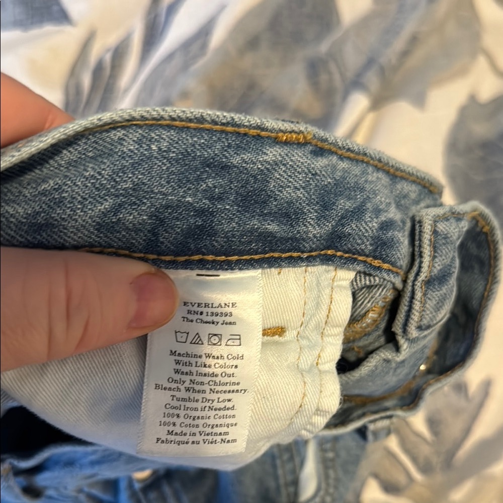 Everlane Cheeky Jeans - Picture 7 of 8